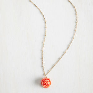 🌹 ModCloth Retro Rosie Necklace 🌹
